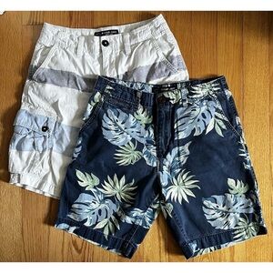 Lot of 2 Men's Tropical Classic Chino and Striped Cargo Shorts Set Sz 30